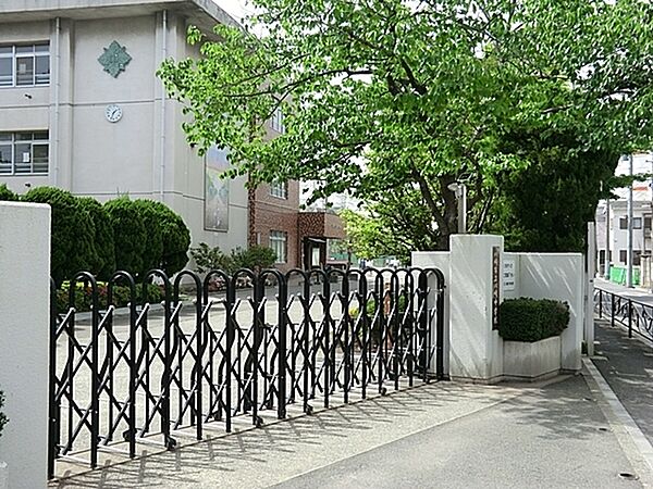 川崎市立川崎中学校まで770m