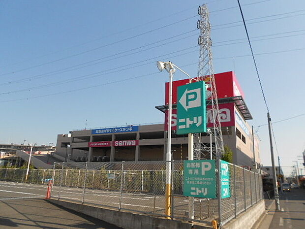 sanwa鶴見尻手店まで1217m、生鮮食品を中心とした品質・品ぞろえを地域のニーズに合わせてご提案しつづけます。