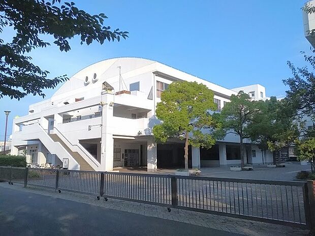 横浜市立新鶴見小学校まで598m