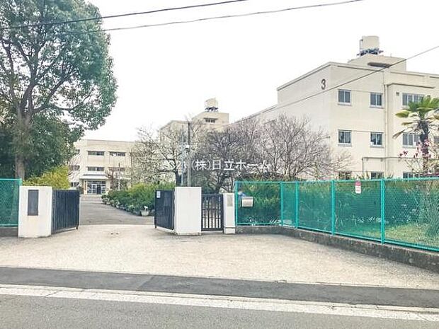 横浜市立金沢中学校まで1531m