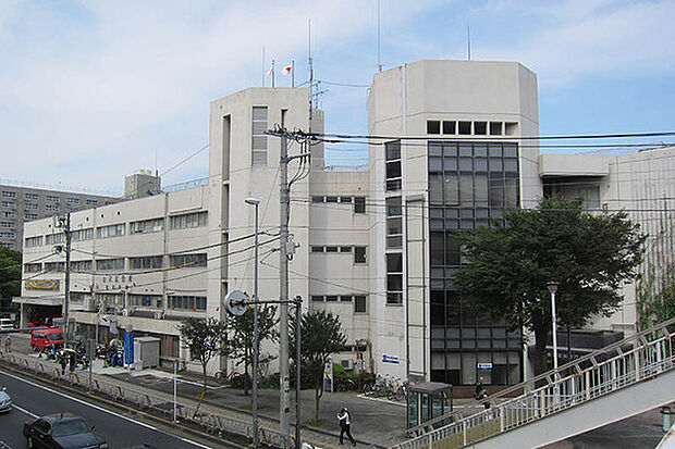 横浜市金沢区役所まで2451m