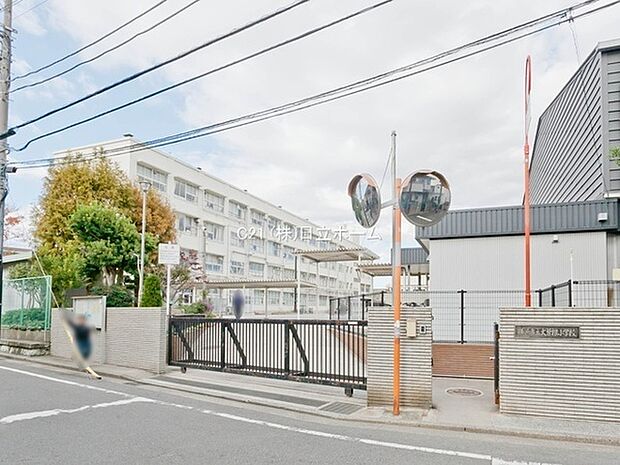 横浜市立大曽根小学校まで667m