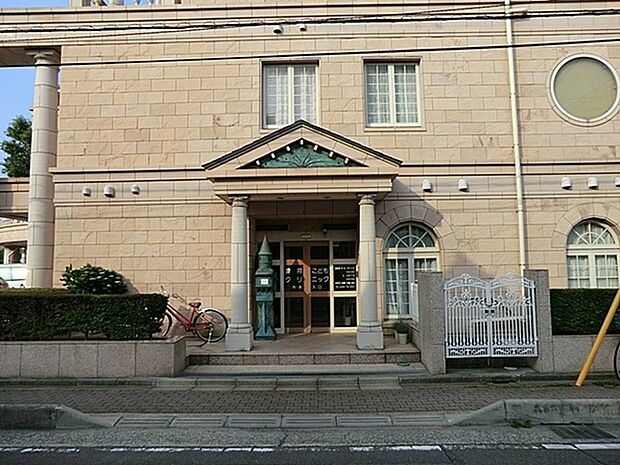 愛育こどもクリニックまで833m、多岐にわたる小児科一般の病気を診断・治療および気管支炎、喘息（ぜんそく）、肺炎、急性喉頭炎、細気管支炎など。
