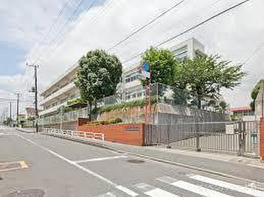 横浜市立丸山台小学校まで586m