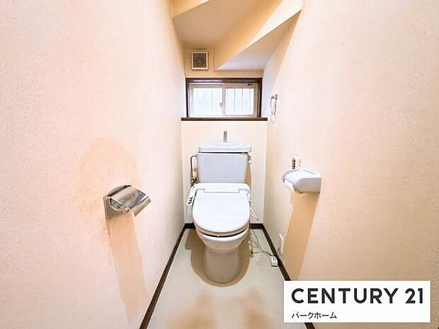 【1階トイレ】ほっと落ち着くような空間で、ゆったりとお使い頂けます！