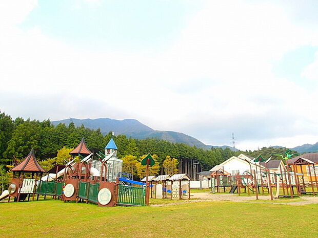 グリム公園まで900m