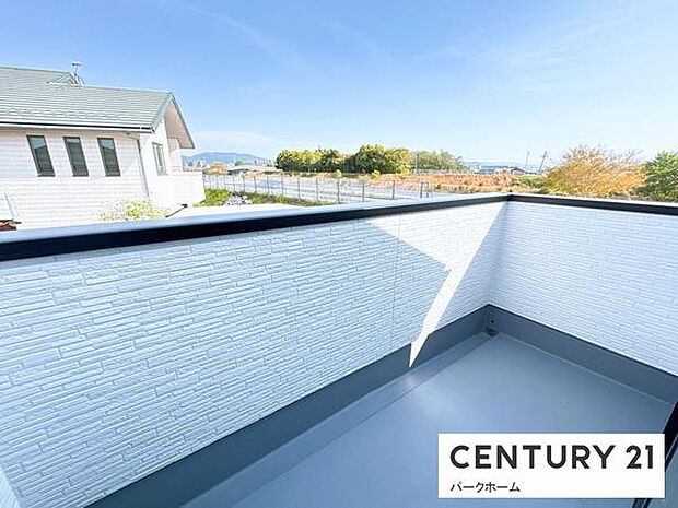 【バルコニー】インナーバルコニーで急な雨に降られても大丈夫です