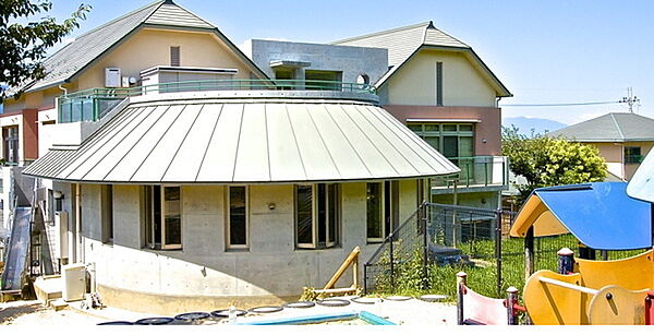 茶臼山こども園まで840m、【保育園】　生後6カ月から就学前まで　定員：70名　【幼稚園】　3歳から就学前まで　定員：30名