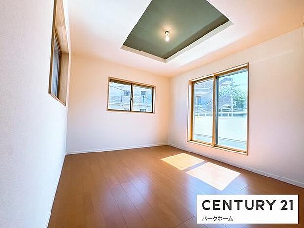 【寝室】日当たりの良い寝室になります。