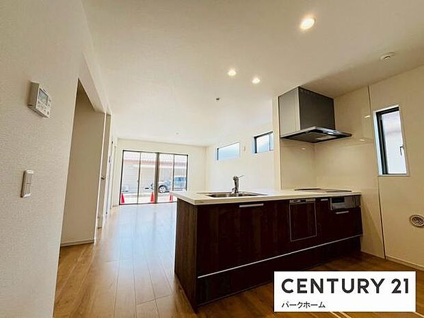 【キッチン】使い勝手の良いシステムキッチンです!