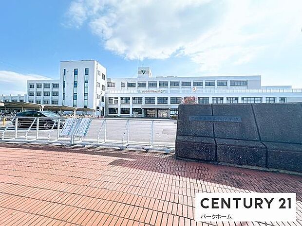 守山市立守山南中学校まで560m