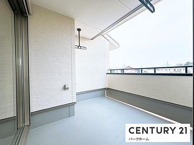 【バルコニー】インナーバルコニーで急な雨に降られても大丈夫です