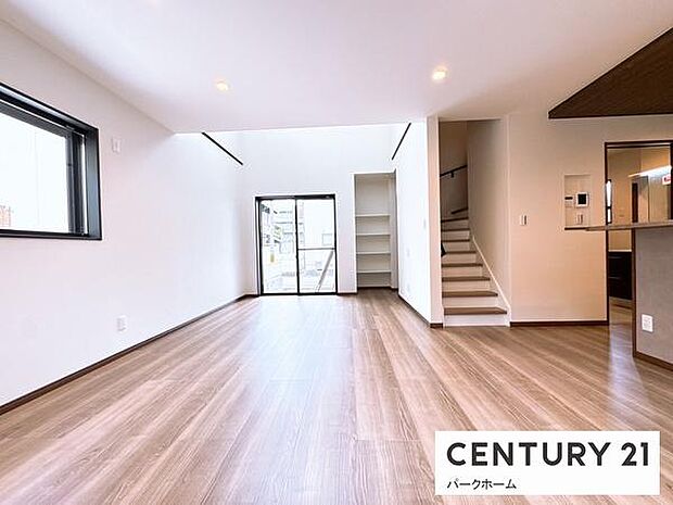 【ダイニング】家族だんらんを楽しめるダイニングルームです!