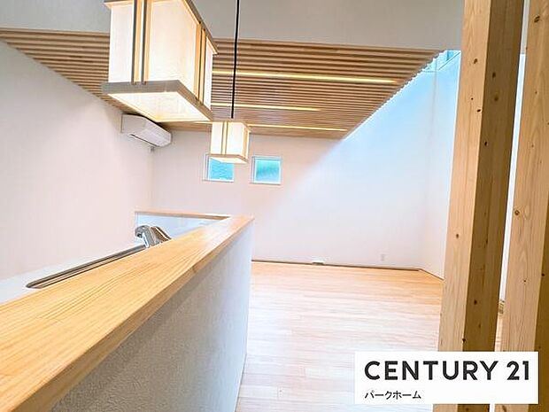 エレガントで落ち着きと重厚感のある雰囲気をイメージしたリビング