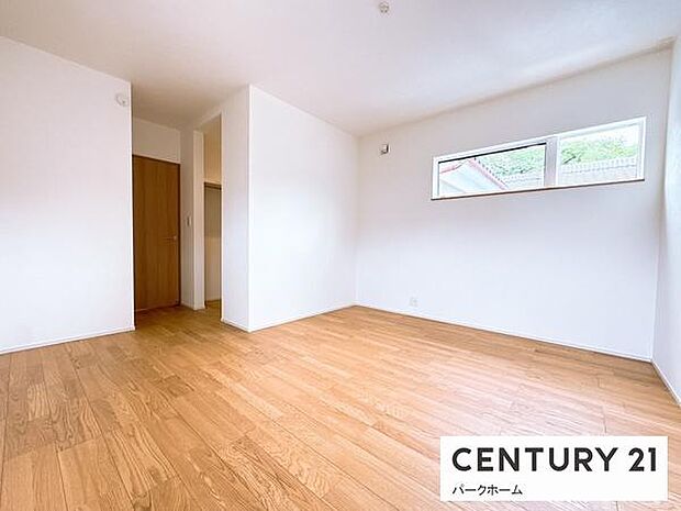 【洋室】各居室に収納完備！日当たりも良く気持ちの良い生活が出来ます！