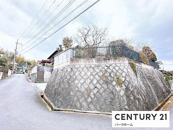 【外観】南東角地のため日当たり風通し良好です！