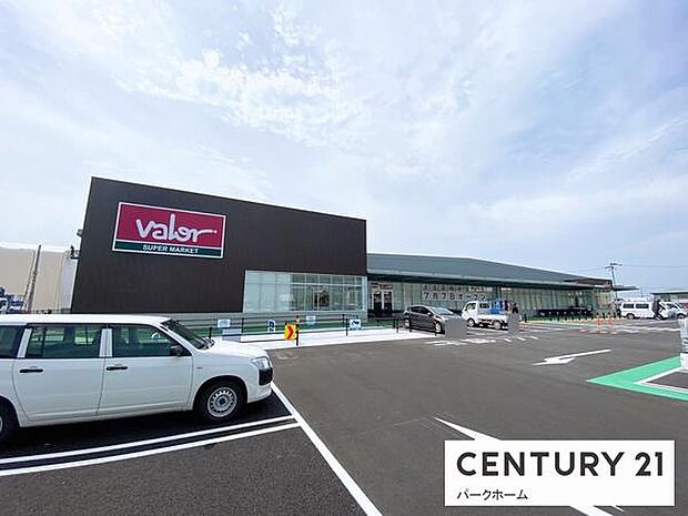 スーパーバロー草津下物店まで500m、【営業時間】 月曜日〜土曜日　10時00分〜20時00分　日曜日9時30分〜20時00分