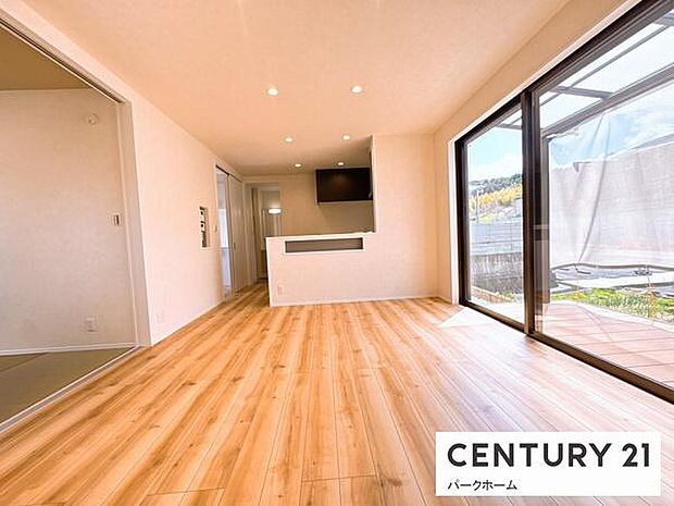 【リビング】ゆったりと寛げてコミュニケーションが広がりやすいレイアウトです!