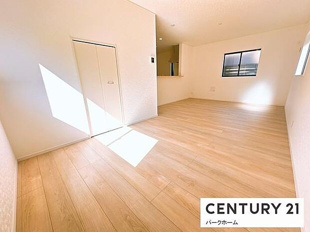 【ダイニング】家族だんらんを楽しめるダイニングルームです！