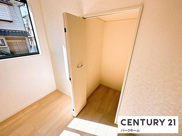 【収納】リビングに収納スペースがありとても便利です。