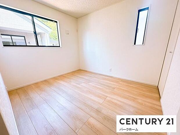 全居室に収納付き、共用スペース収納もあり、すっきり片づけて広く使えます