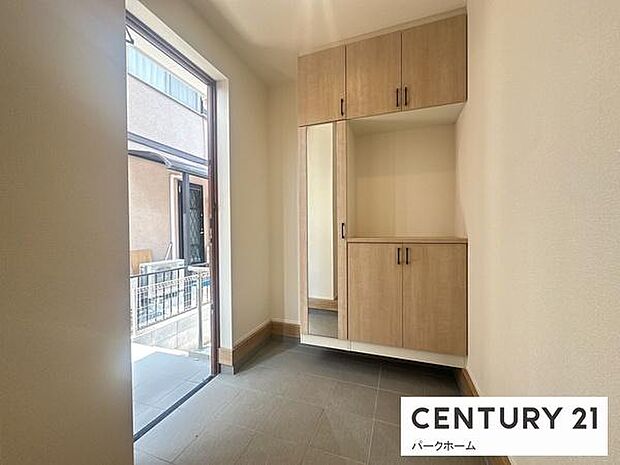 【玄関】収納スペース充実の玄関スペースです!