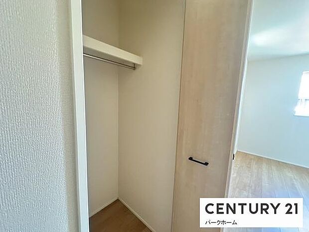 各部屋収納スペース付です。