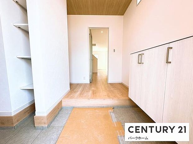 【玄関】収納スペース充実の玄関スペースです!