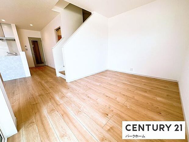 【ダイニング】家族だんらんを楽しめるダイニングルームです!