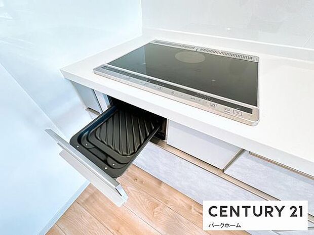 お料理の幅が広がる3口のIHコンロ!グリル付です!