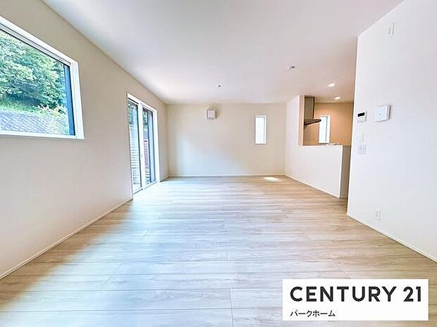 【リビング】リビングイン階段で家族とのコミュニケーションが自然と生まれます。