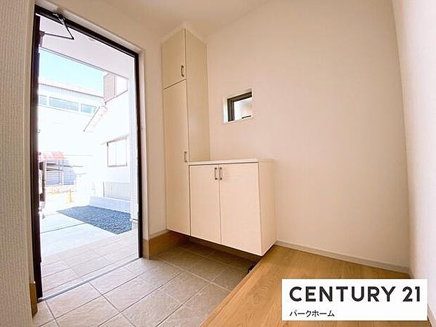 【玄関】収納スペース充実の玄関スペースです！