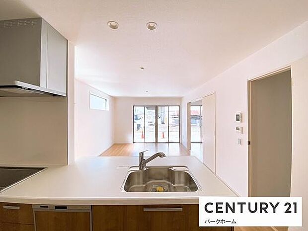 【リビング】ゆったりと寛げてコミュニケーションが広がりやすいレイアウトです！