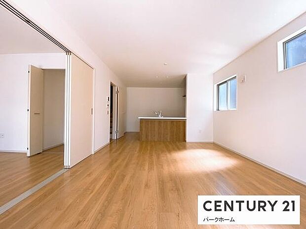 【ダイニング】家族だんらんを楽しめるダイニングルームです！