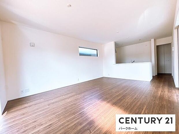 【リビング】ゆったりと寛げてコミュニケーションが広がりやすいレイアウトです！