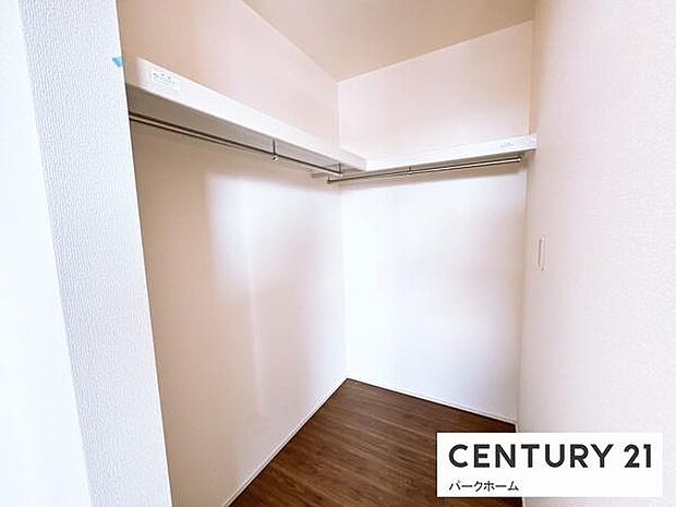 ＷＩＣスペースがございますので収納力があり寝室としても洋室としても利用可能です。