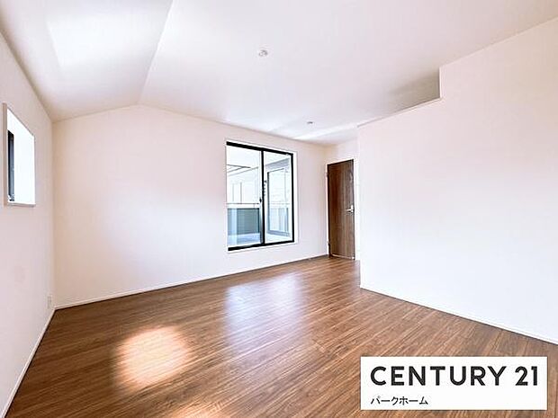 全居室複層ガラス・収納付きです。