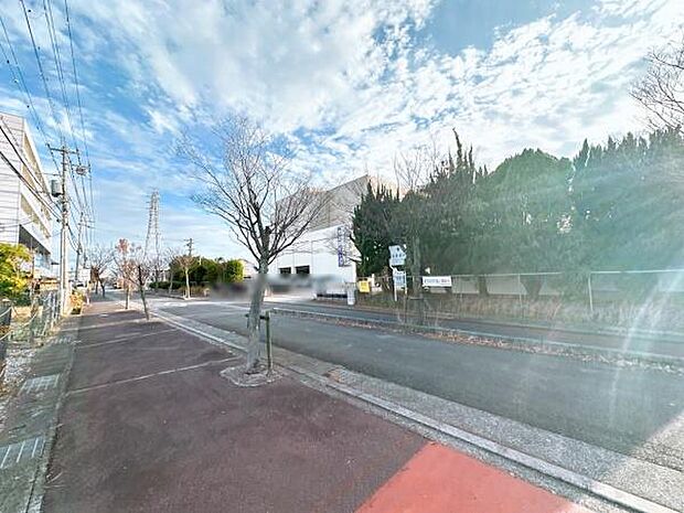 栗東市立栗東西中学校まで1960m