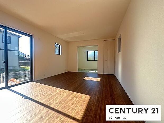 広々したバルコニーで洗濯物も楽ちん!