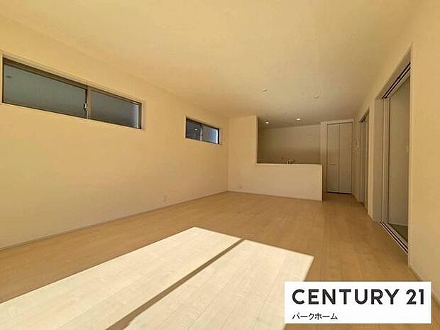 心地よい光と風が入るリビングです。