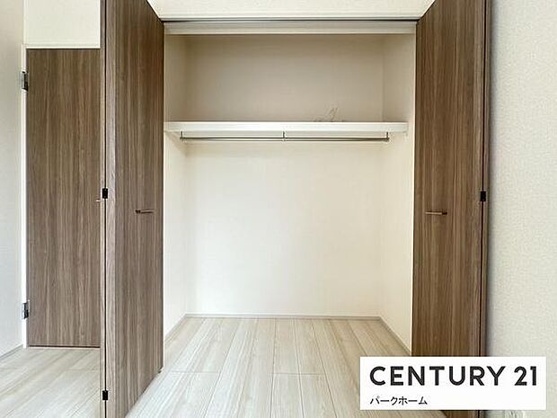 【収納】各居室に収納スペース付！