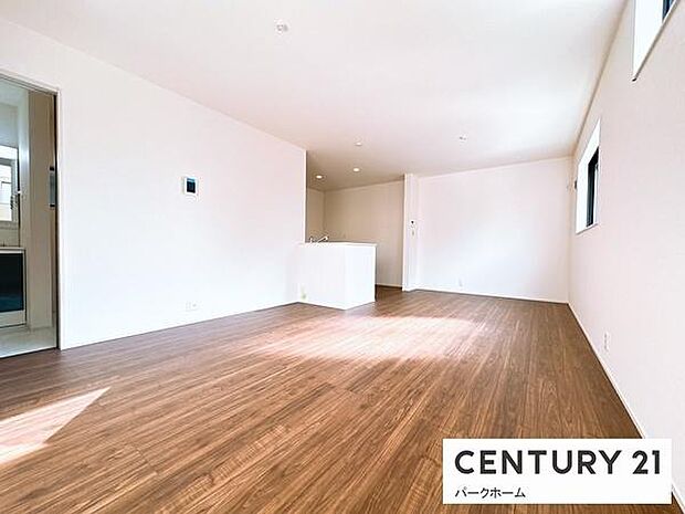 【ダイニング】家族だんらんを楽しめるダイニングルームです！