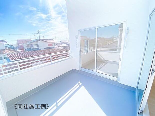 【バルコニー】日当たりの良いバルコニーです！