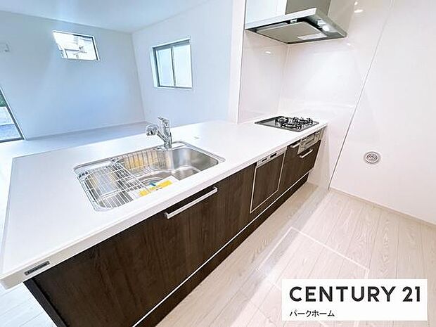 【キッチン】使い勝手と機能性を両立した快適キッチンです。嬉しい食洗機付き！