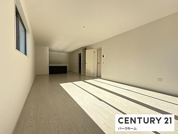 【ダイニング】家族だんらんを楽しめるダイニングルームです！