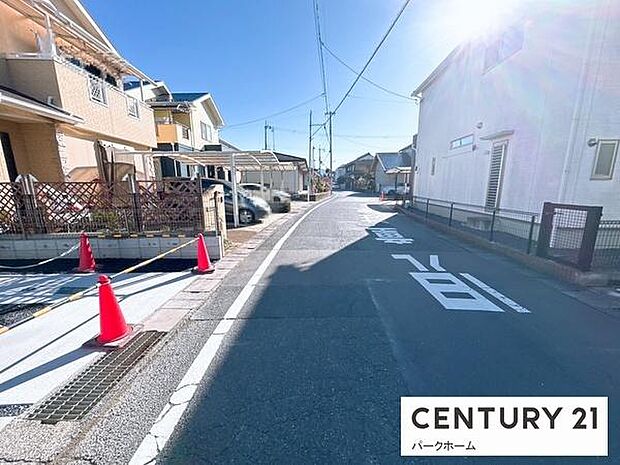 見通しのよい前面環境で明るい区画