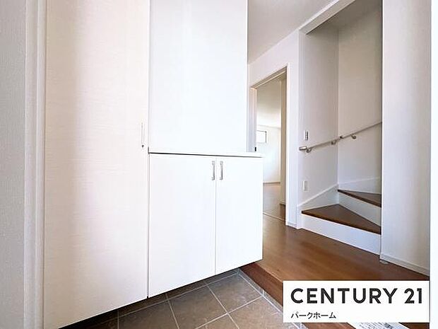 【玄関】収納スペース充実の玄関スペースです！