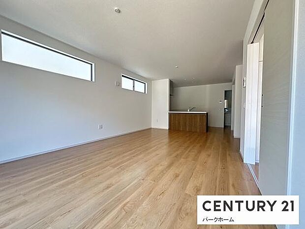 【リビング】ゆったりくつろぎのリビング!リビング収納も完備!