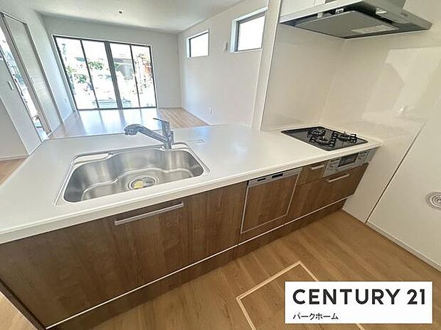 【キッチン】使い勝手の良いシステムキッチンです!