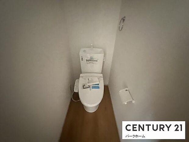 【1階トイレ】ほっと落ち着くような空間で、ゆったりとお使い頂けます!